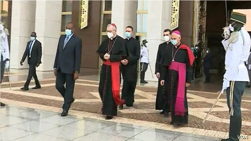 Cardinal Pietro Parolin leaves Cameroon presidential palace in Yaounde, Jan. 29, 2021. (Moki Edwin Kindzeka/VOA)