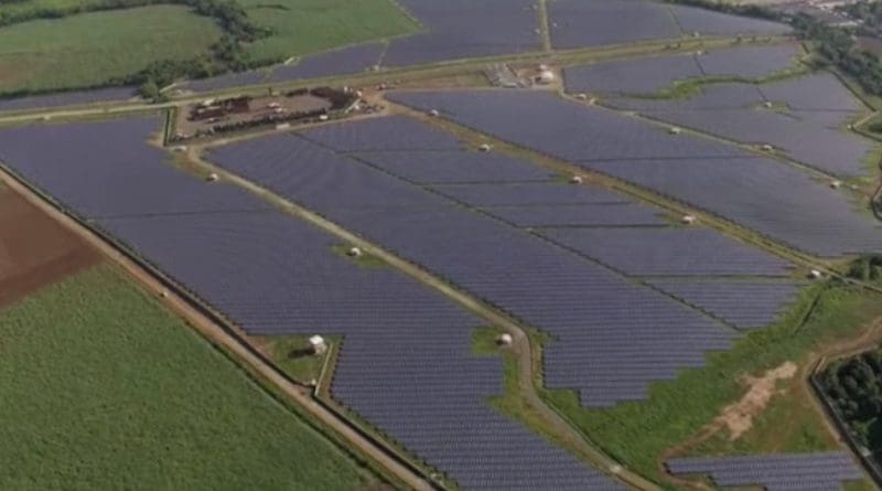 islaSol II, a photovoltaic power station located in Negros Occidental, a province in the Philippines. A new report urges the Philippines to shift from diesel to renewable energy to save money. Image credit: Kanadaurlauber, Wikimedia Commons