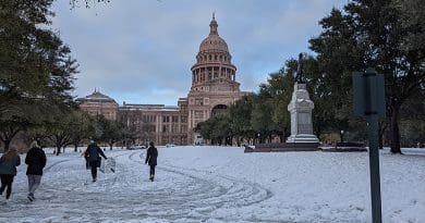 Snow covering grounds of the Texas Capitol on February 15, 2021. Photo Credit: Jno.skinner, Wikipedia Commons