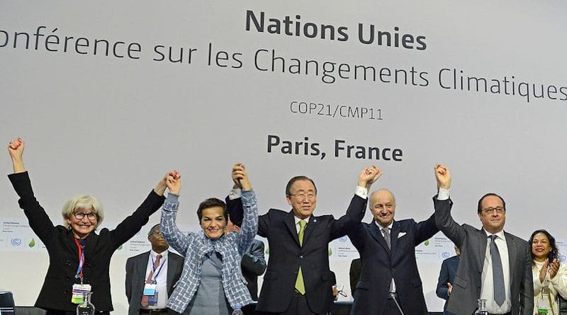 Plenary session of the COP21 for the adoption of the Paris Accord, United Nations Climate Change Conference (Paris). Photo: UNclimatechange (CC BY 2.0)