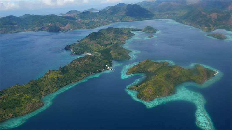 Islands of Coron in northern Palawan, Philippines. Image by Patrick Kranzlmüller via Flickr (CC BY-NC-ND 2.0)