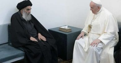 Pope Francis meets Grand Ayatollah Ali al-Sistani in Najaf, Iraq, March 6, 2021. Credit: Vatican Media.