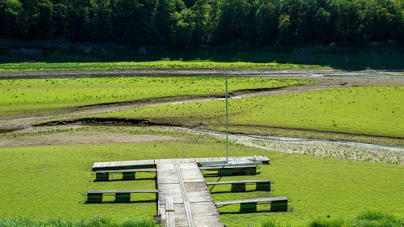 The Eder dam (Germany) in the year 2019. Areas of water that are drying out release considerably more carbon than areas covered by water. CREDIT Maik Dobbermann