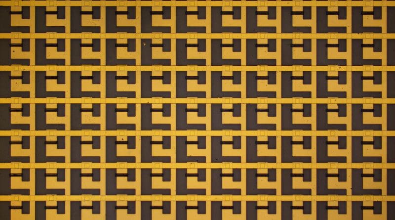 By connecting single synaptic transistors into a neuromorphic circuit, researchers demonstrated that their device could simulate associative learning. CREDIT Northwestern University