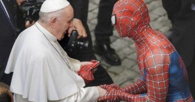 Mattia Villardita, a 28-year-old Italian who dresses up as Spider-Man, attends the general audience at the Vatican, June 23, 2021./ Pablo Esparza/CNA.