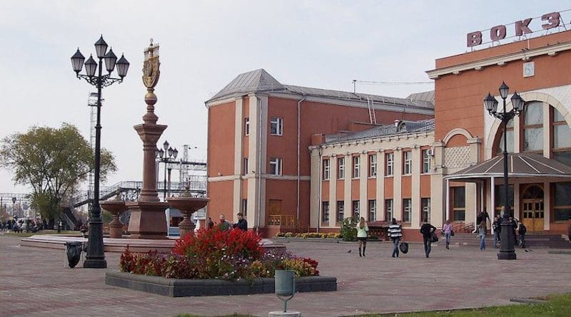 The railway station of Birobidzhan, a town and the administrative centre of the Jewish Autonomous Oblast, Russia, located on the Trans-Siberian Railway, near the China-Russia border. Created: 6 October 2007. CC BY-SA 3.0.