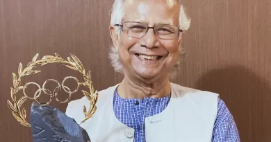 Professor Muhammad Yunus holding the Olympic Laurel. Photo Credit: Lamiya Morshed/Yunus Centre