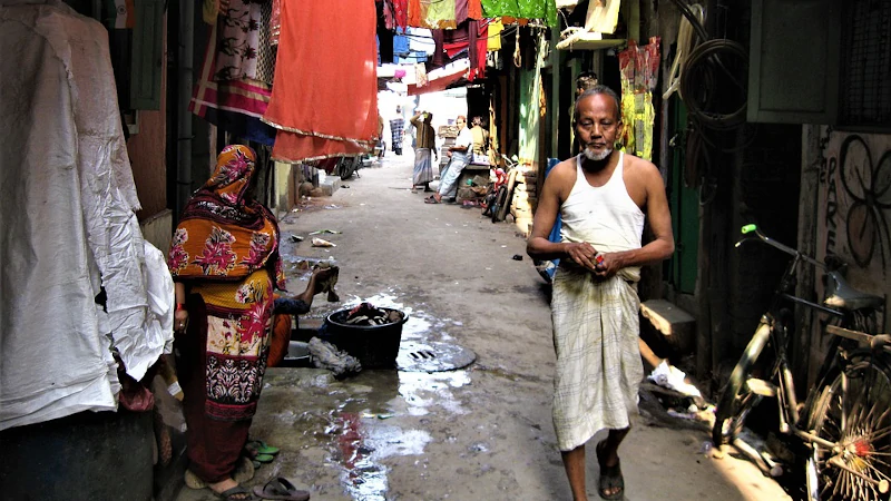 India Street Poverty Slums Kolkata People