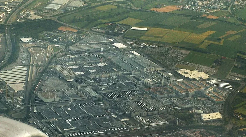 Mercedes-Benz plant in Sindelfingen, Germany. Photo Credit: Wikipedia Commons