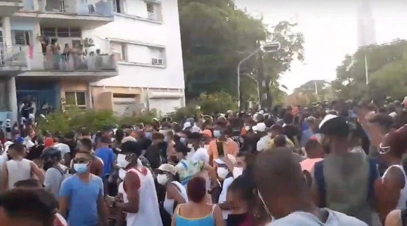 Protesters on the streets of Cuba. Photo Credit: 14ymedio, Wikipedia Commons