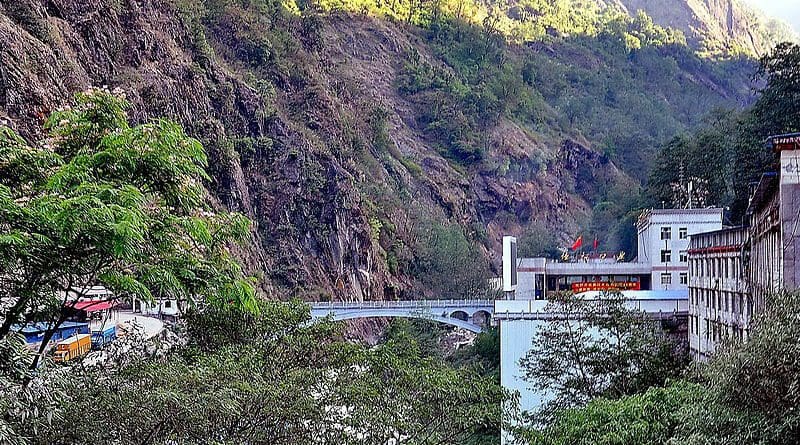 Side view of Sino-Nepal Friendship Bridge. Nepal is on the left, China on the right. Credit: Wikipedia Commons