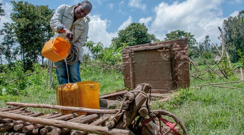 A farmer draws water from a well in Hosana, Ethiopia. CREDIT: Georgina Smith