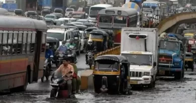 Flooding in Mumbai in 2017. It is one of the cities in India facing climate-related hazards. Copyright: Paasikivi, (CC BY-SA 4.0). This image has been cropped.