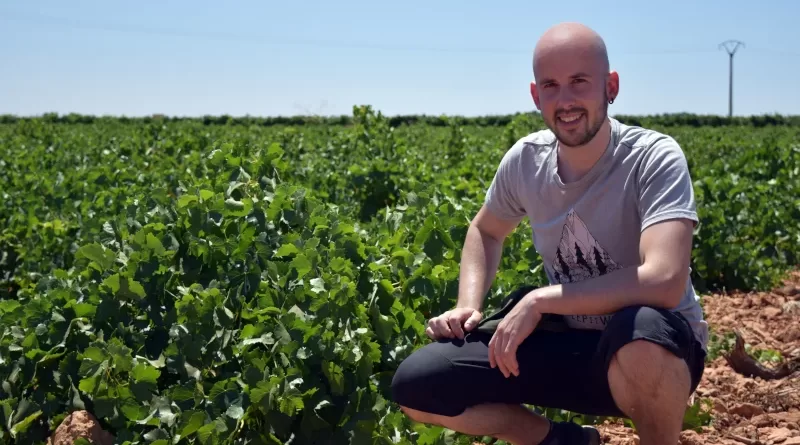 A study by the UPV/EHU confirms that the preference for one type of vineyard or another depends on the species. (Xabier Cabodevilla)