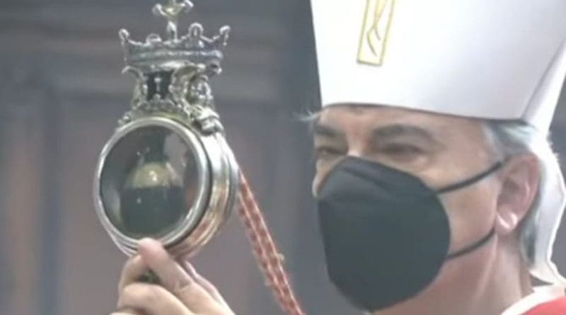 Archbishop Domenico Battaglia holds a reliquary containing St. Januarius’ liquefied blood in Naples Cathedral, Italy, Sept. 19, 2021./ Screenshot from Chiesa di Napoli YouTube channel.