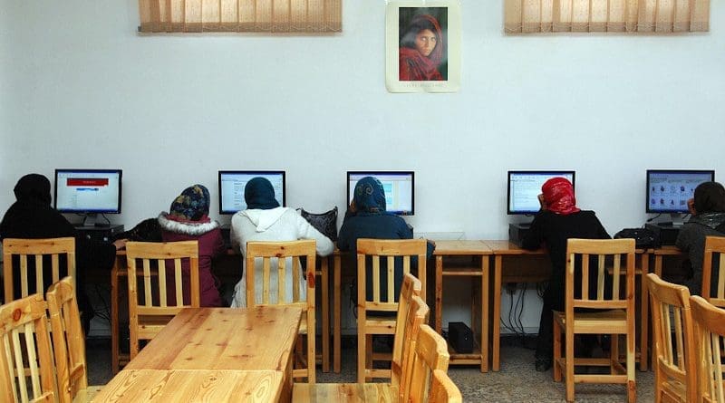 Afghanistan Women On Internet Females Classroom