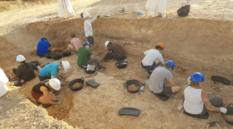Excavation campaign in Albalá site (Spain). Photo Credit: Davinia Moreno