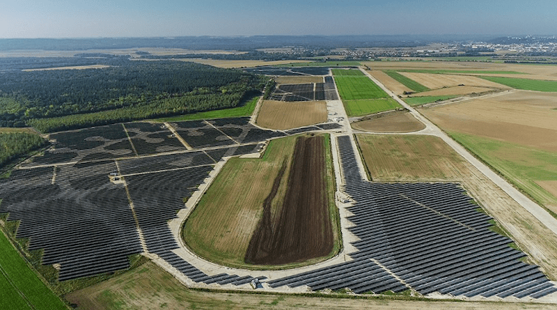 Athies-Samoussy solar farm in France. Photo Credit: Eni