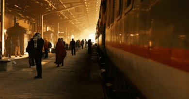 Bangladesh Train Station Train People Transportation Transport
