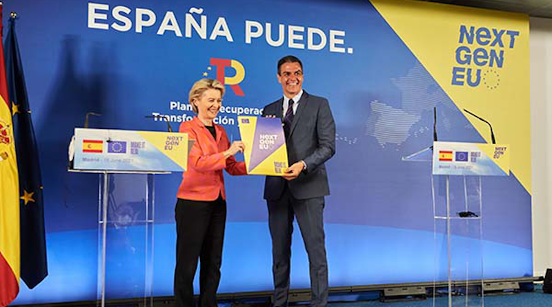Pedro Sánchez, on the right, and Ursula von der Leyen, President of the European Commission. Photo: European Union, 2021