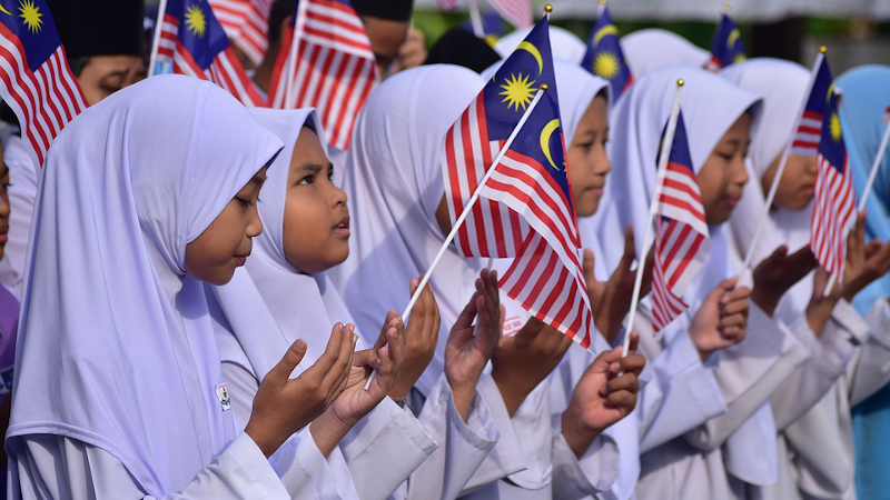 Malaysia Negaraku Merdeka Sekolah School Murid Girls Schoolgirls Children Flag