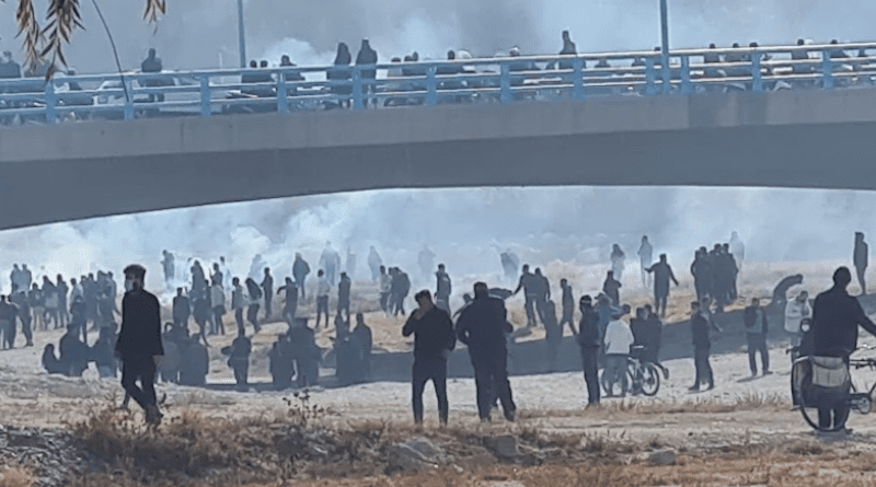 Security forces in Isfahan clashed on November 26 with demonstrators who had gathered on the dried-up bed of the Zayandehrud River to protest crippling water shortages. Photo Credit: IRNA