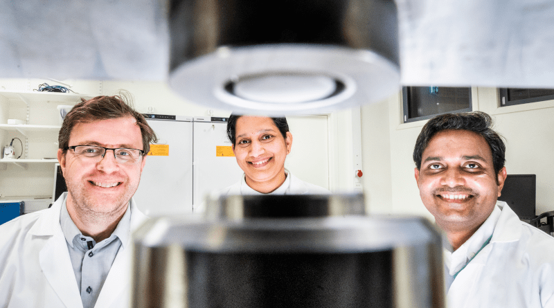 Professor Xavier Crispin and research engineers Ujwala Ail and Ziyauddin Khan in the Laboratory of Organic Electronics.Photo credit Thor Balkhed