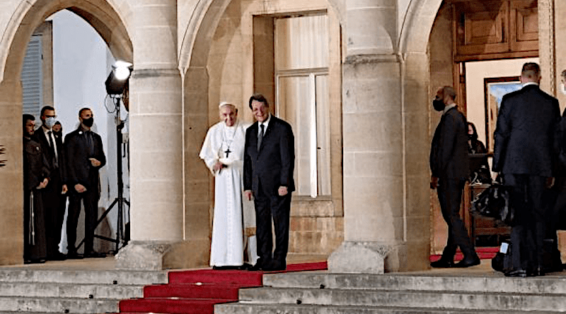 Pope Francis with Cypriot President Nicos Anastasiades at the Presidential Palace in Nicosia, Cyprus, Dec. 2, 2021. Andrea Gagliarducci/CNA.