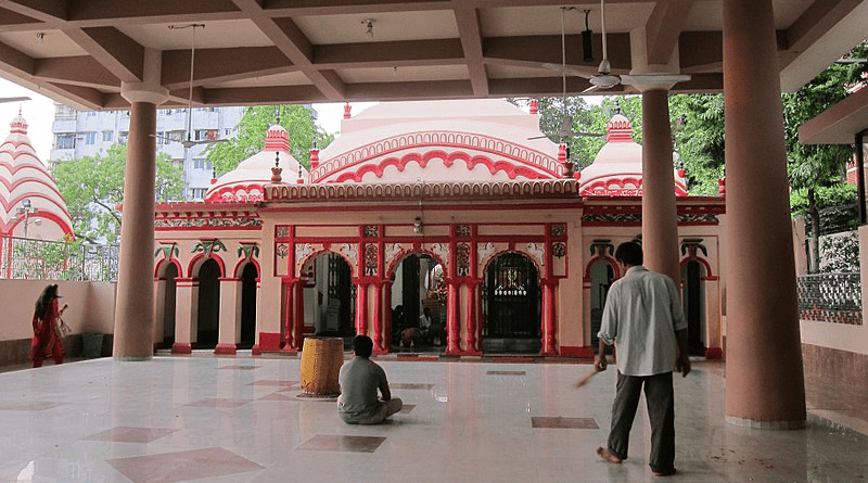 Hindu Dhakeshwari Temple in Dhaka, Bangladesh. Photo Credit: Kuruman, Wikipedia Commons