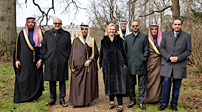 Britain’s Foreign Secretary Liz Truss poses with foreign ministers of the GCC and its Secretary General at Chevening, England. (@trussliz)