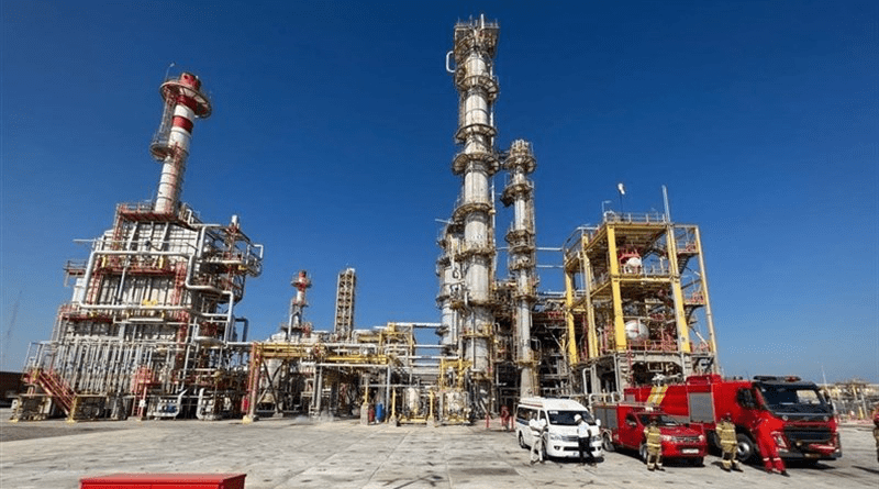 Iranian super heavy oil refinery on the southern island of Qeshm. Photo Credit: Tasnim News Agency