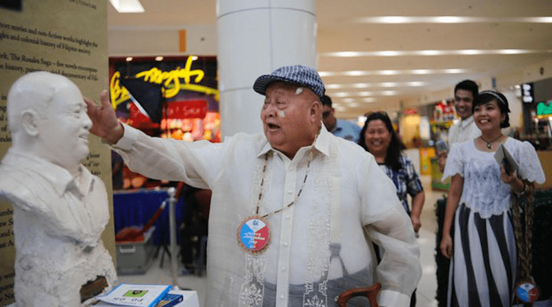 National Artist for Literature F. Sionil José checks his bust as he arrives at the unveiling of a giant pop-up book of Filipino heroes as the centerpiece of the 118th celebration of Philippine Independence Day in the northern province of Pangasinan, June 12, 2016. Photo Credit: Jojo Riñoza/BenarNews