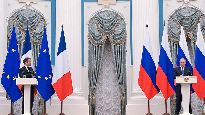 Russia's President Vladimir Putin with President of France Emmanuel Macron during a news conference following Russian-French talks. Photo: Sergey Guneev, Kremlin.ru