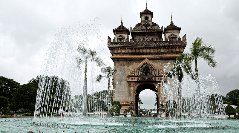 Laos Vientiane Monument Fountain Patuxai