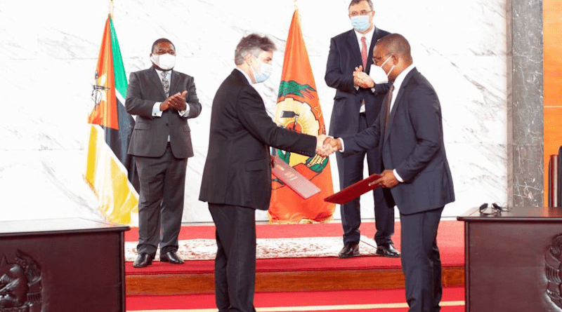 Officials from Mozambique government and TotalEnergies sign accord. (Photo supplied)