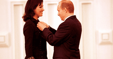Russian opera singer Anna Netrebko and Vladimir Putin, 2004 Russian Federation National Award. Photo Credit: Kremlin.ru