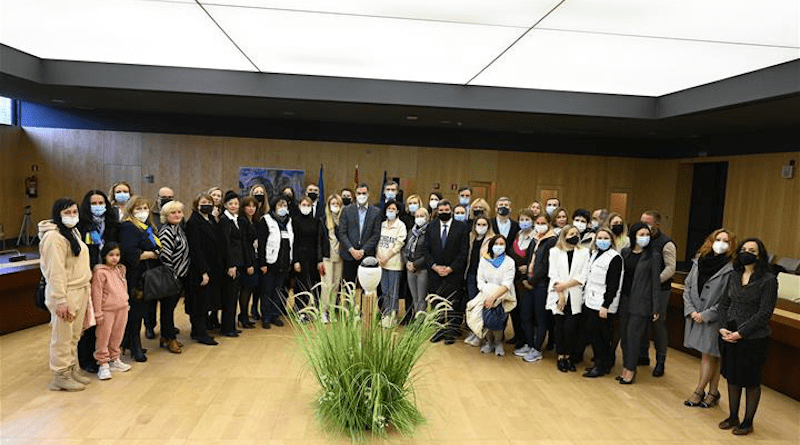 Spain's Prime Minister Pedro Sánchez with Ukrainian refugees. Photo Credit: Pool Moncloa / Borja Puig de la Bellacasa