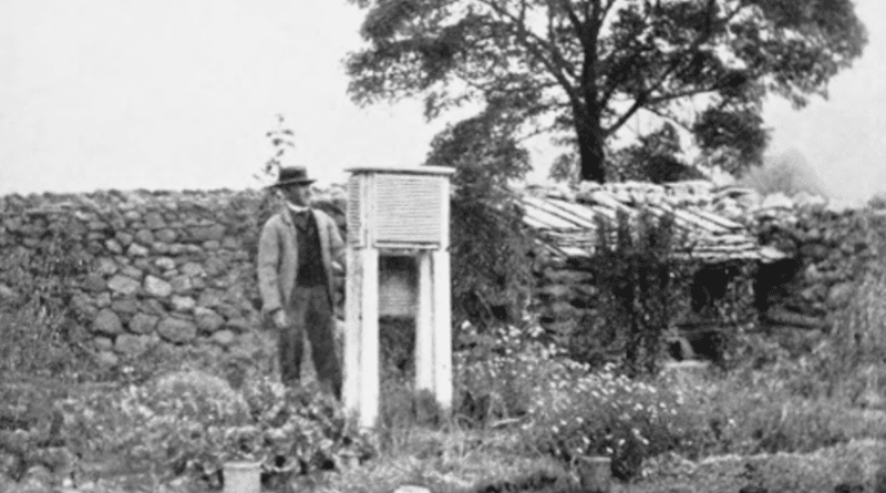 Observations being taken at rain gauges in Seathwaite in the Lake District in 1895 CREDIT: Met Office