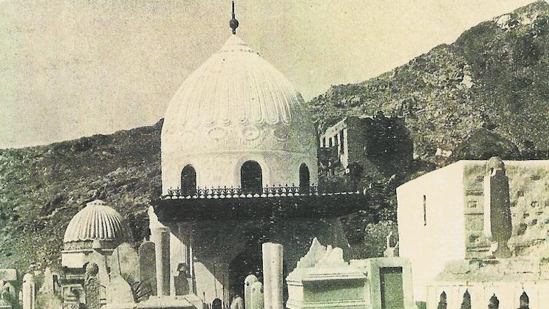 Mausoleum Khadija, Jannatul Mualla cemetery, in Mecca, before its destruction by Ibn Saud in the 1920s. Photo Credit: Author unknown, Wikipedia Commons