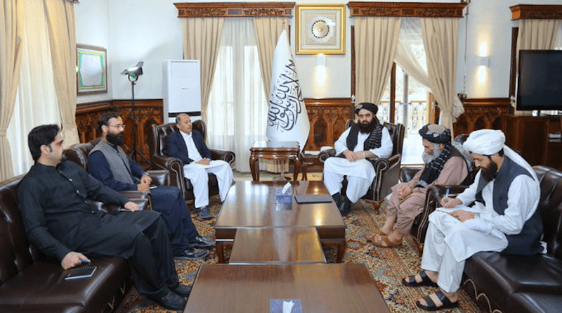 Taliban Foreign Minister Amir Khan Muttaqi (right) and Pakistan's ambassador, Mansoor Ahmad Khan, in Kabul. Photo Credit: Ministry of Foreign Affairs - Afghanistan