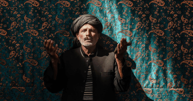 Man Turban Pray Old Man Worship Gesture Life Pakistan Muslim