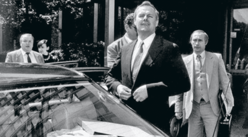 St. Petersburg Mayor Anatoly Sobchak (foreground) named Vladimir Putin (right) to head the city's External Relations Committee (KVS) in June 1991. Photo Credit: Public Domain