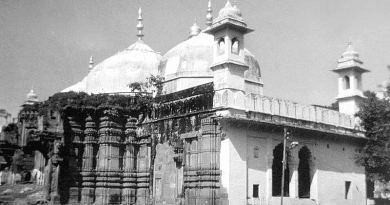 The Gyanwapi mosque built on top of the original temple of Kashi Vishwanath. Photo Credit: Oasis.54515, Wikipedia Commons