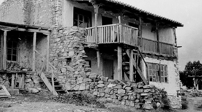 An empty Tatar home in Crimea. Photo Credit: Vitold Muratov, Wikipedia Commons