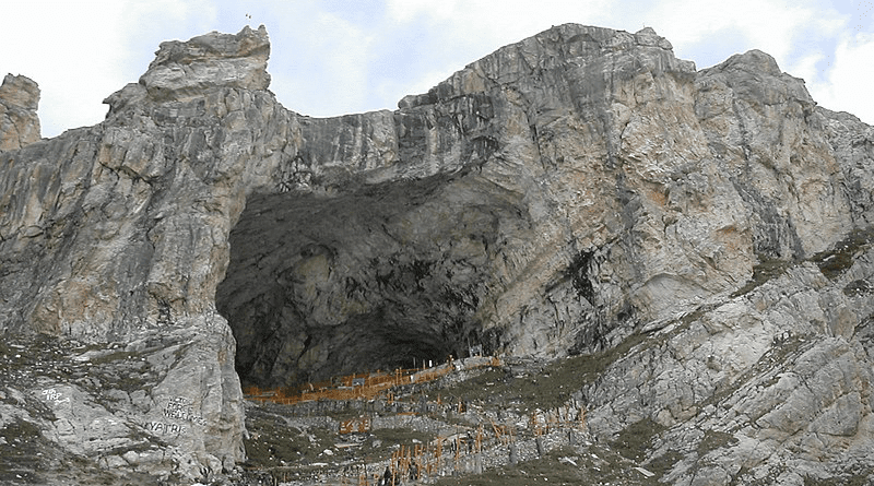 Cave Temple of Lord Amarnath. Photo Credit: Gktambe, Wikipedia Commons