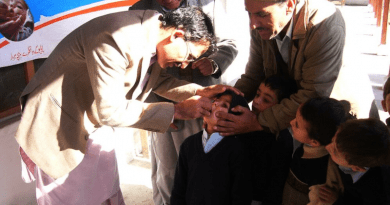 Polio vaccination drive in Chitral, Pakistan. COVID-19 lockdowns previously caused a spike in the number of polio cases in the country. Copyright: Ground Report (CC BY-NC 2.0). This image has been cropped.
