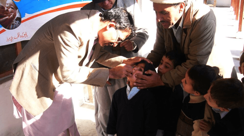 Polio vaccination drive in Chitral, Pakistan. COVID-19 lockdowns previously caused a spike in the number of polio cases in the country. Copyright: Ground Report (CC BY-NC 2.0). This image has been cropped.