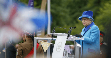 Queen Elizabeth II in 2015. Photo Credit: Scottish Government, Wikipedia Commons