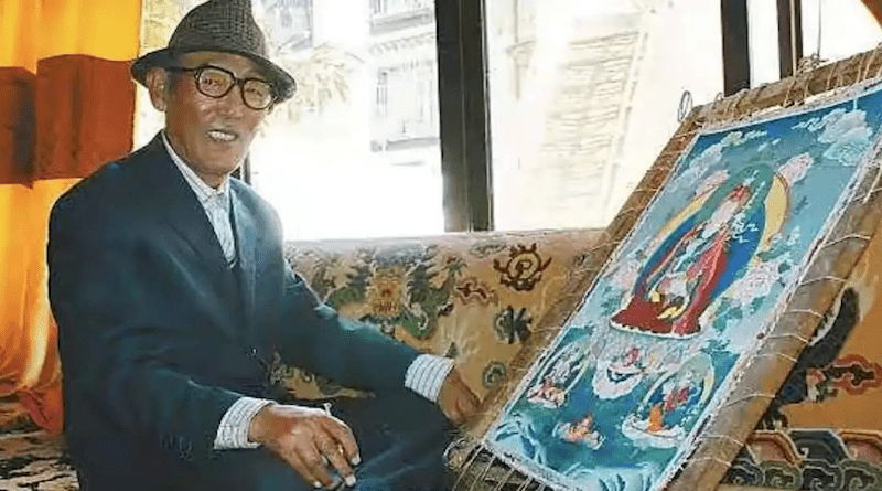 Tempa Rabten in the process of completing a painting of Padma Sambhava, the 7th Century Indian Master who brought Buddhism to Tibet. Photo: Gelukpa, RFA