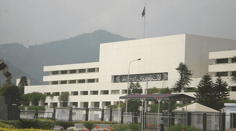 Pakistan's Parliament Building. Photo Credit: Uroojmirza71, Wikimedia Commons